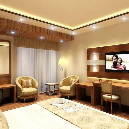 Hotel Grand Ffour Nueva Delhi Exterior foto