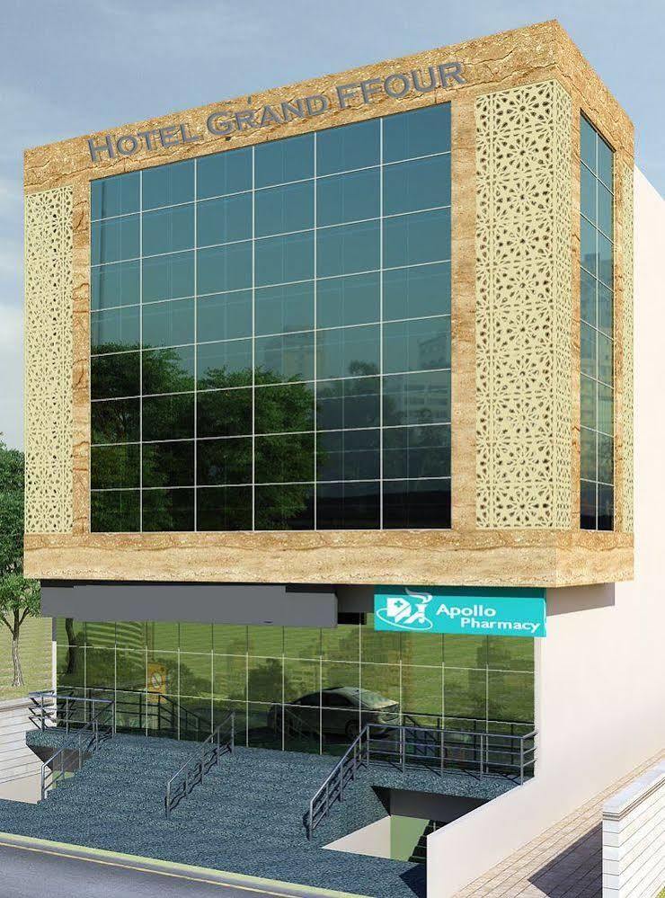 Hotel Grand Ffour Nueva Delhi Exterior foto